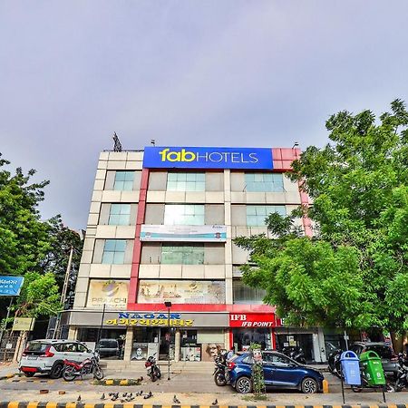 אחמדאבאד Leo Hotel מראה חיצוני תמונה