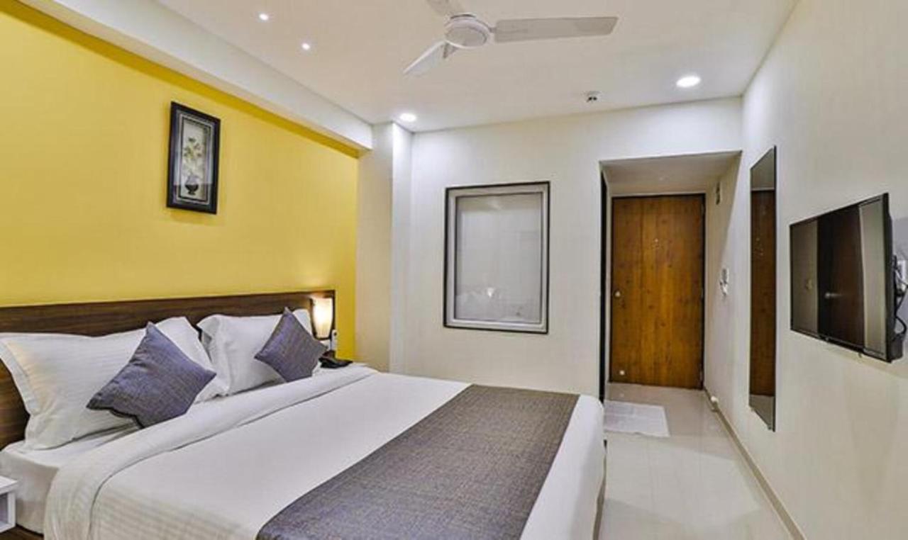 אחמדאבאד Leo Hotel מראה חיצוני תמונה
