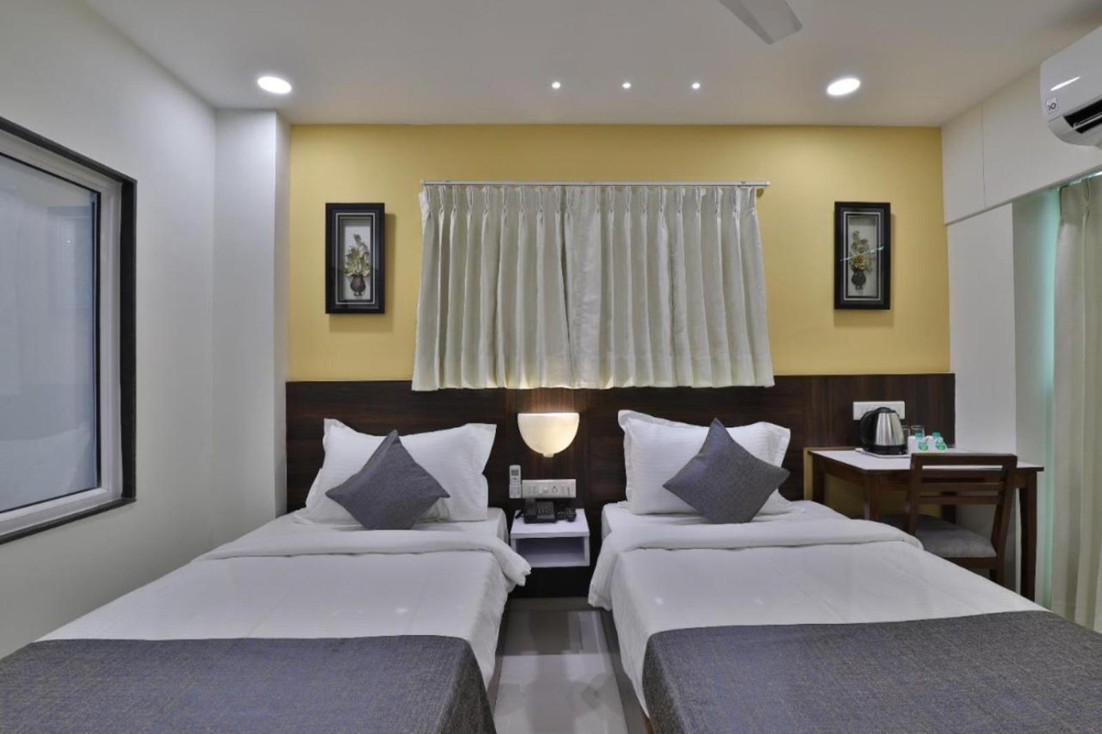 אחמדאבאד Leo Hotel מראה חיצוני תמונה